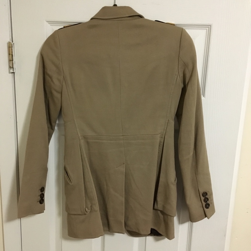 GUCCI Women’s Blazer Size XS / Small Beige Belt - Picture 3 of 8